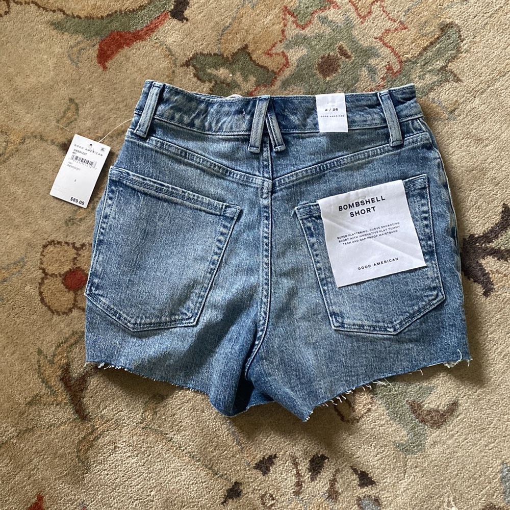 Good American Bombshell Shorts - Picture 2 of 5